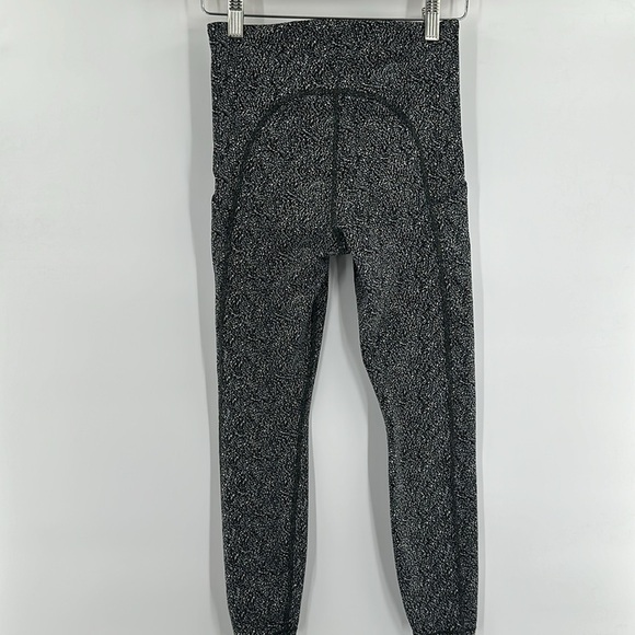 Athleta Ultimate Stash Textured 7/8 Tight Leggings Black White XS - Picture 4 of 6